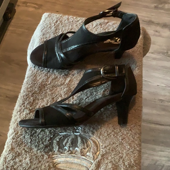 Aerosoles sandals - Picture 3 of 3